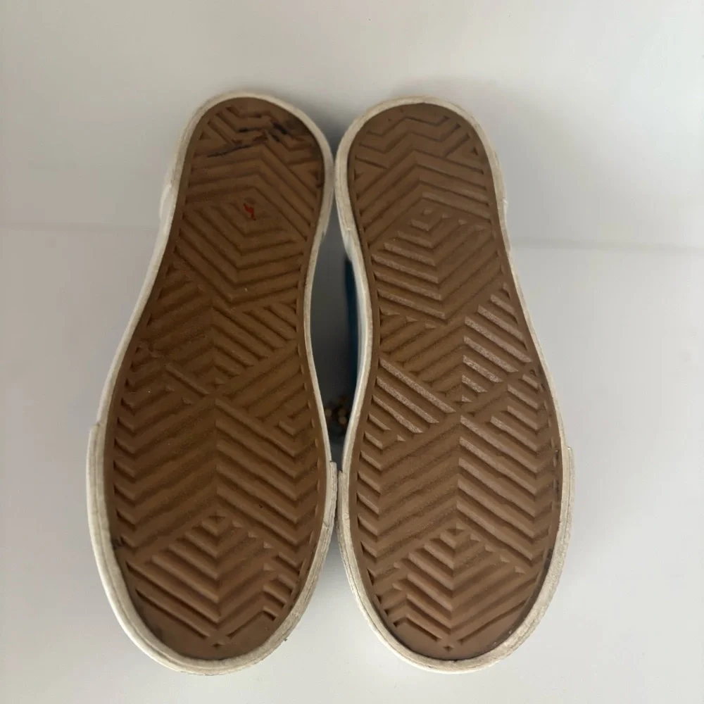 BCBG Girls Precious Platform Sneaker Size 1
